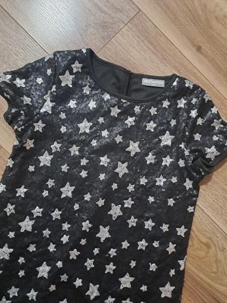 Krásne flitrované šaty, 140