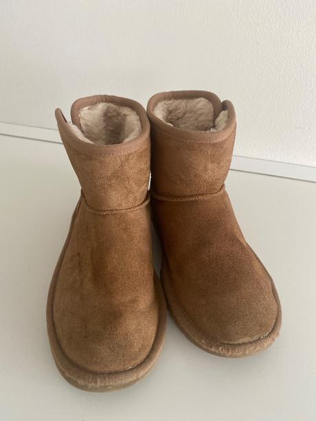 Dievcenske uggy, ugg,35