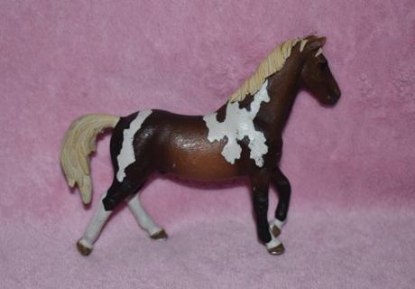 Schleich koníky poškodené,