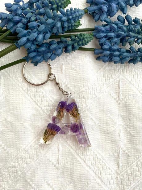 Ručne vyrobené živicové kľúčenky, 