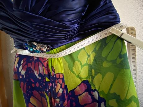 Spoločenské šaty, 36