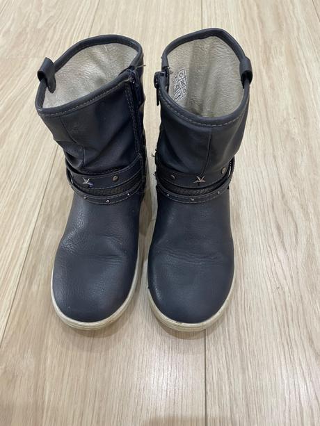 Cizmicky, humanic,31