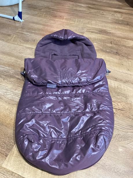 Fusak do vajíčka, red castle