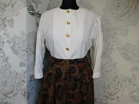 Luxusny vlneny kroj, 40