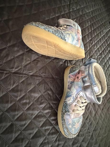 Krasne ligotave blikajuce zateplene frozen topanky, h&m,30