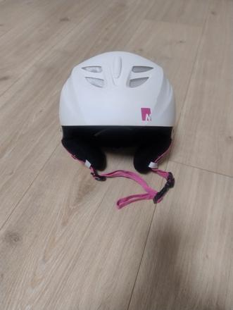 Predam dievcensku lyziarsku prilbu, s