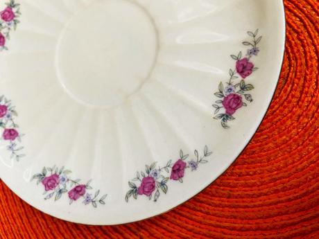 Sada starožitných tanierikov 4 ks, 