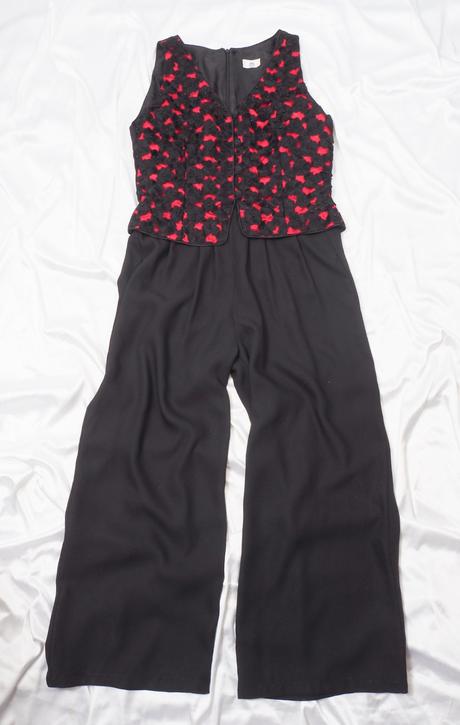 Spoločenský overal, 44