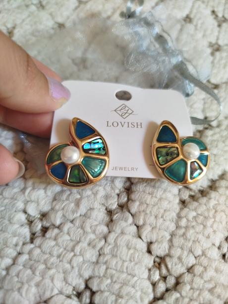 Perletove náušnice, 