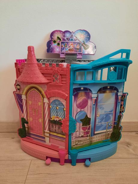 Predám barbie rock 'n royals pódium 2v1 mattel, 