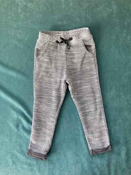 Teplaky bielo-cierne, lupilu,86