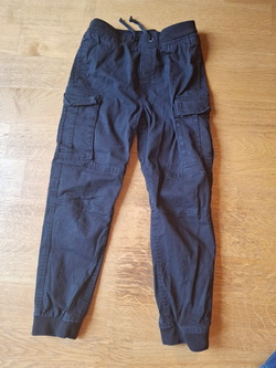 Kapsáčové nohavice, č. 140-146, zara,140