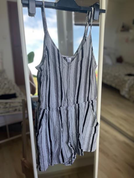 Letny kratky cierno-biely overal na ramienka h&m, h&m,m