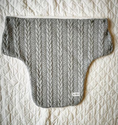 Nosiaci nákrčník, m