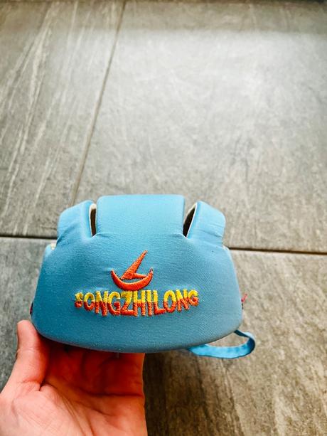 Ochranna helma pre batolata, 