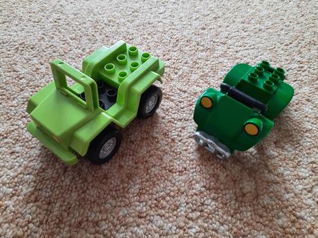 Duplo štvorkolka a jeep,