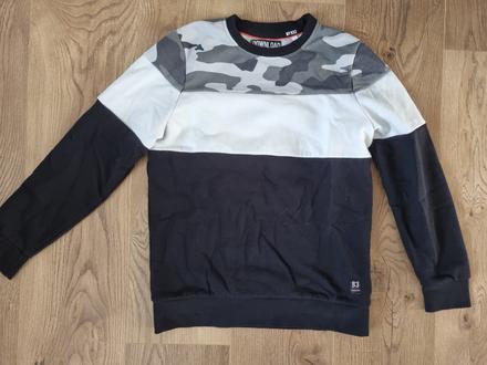 Maskáčová mikina, 146