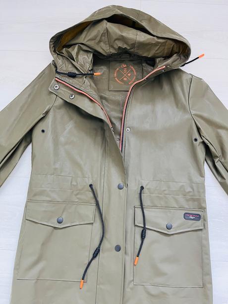 Tenka vetrovka, prsiplast, s