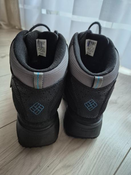 Snehule columbia, columbia,32