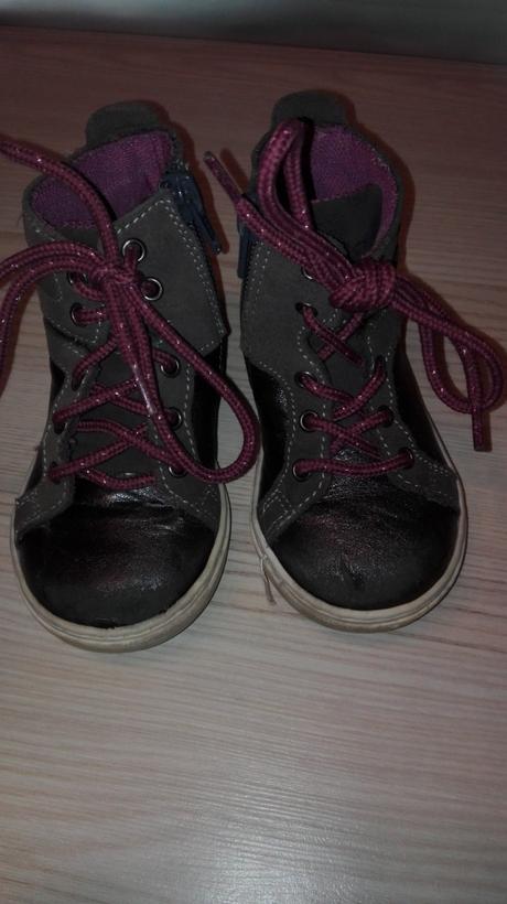 Prechodne topanky, baťa,23