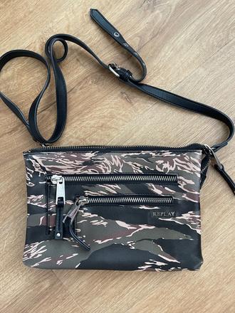 Kabelka replay, replay