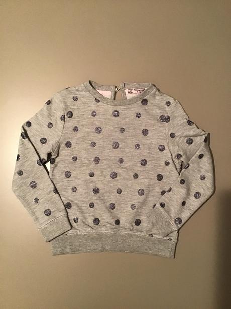 Mikiny a svetrik, 104–116