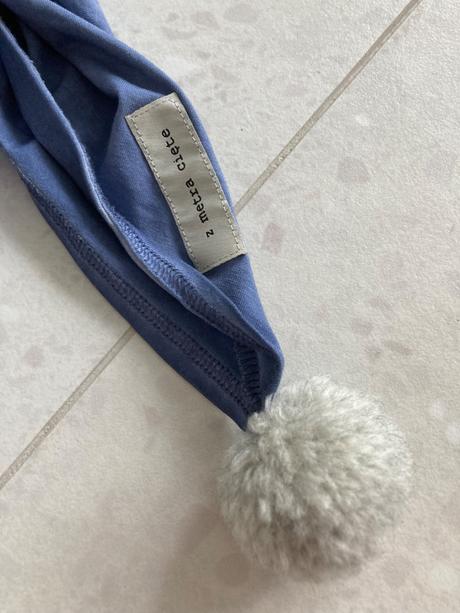 Šatka / šál s bombuľami, 