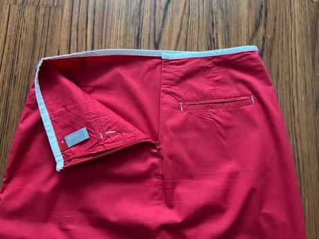 Letná červená sukňa, gate,m