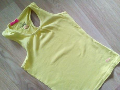 Žlté tielko na leto, 110