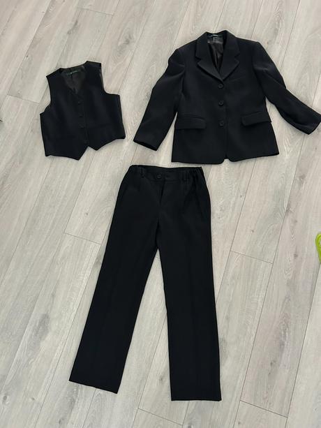 Oblek pre chlapca, 134