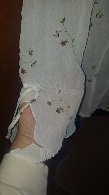 Biela vyšívaná blúzka, 42