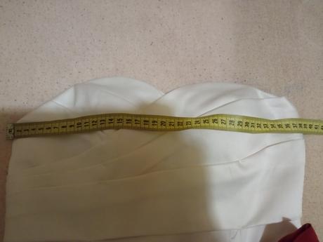 Spolocenske saty s cervenou maslou, m