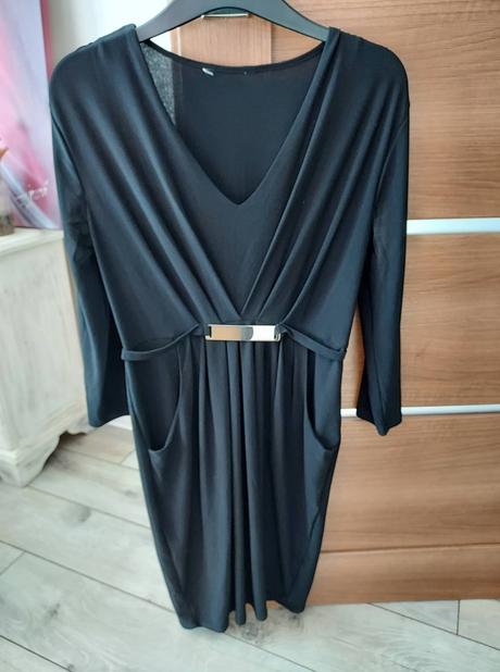 Čierne elastické minišaty s vreckami, m