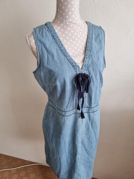 Rifľové šaty tu so šnurovaním veľ. 40, tu,40