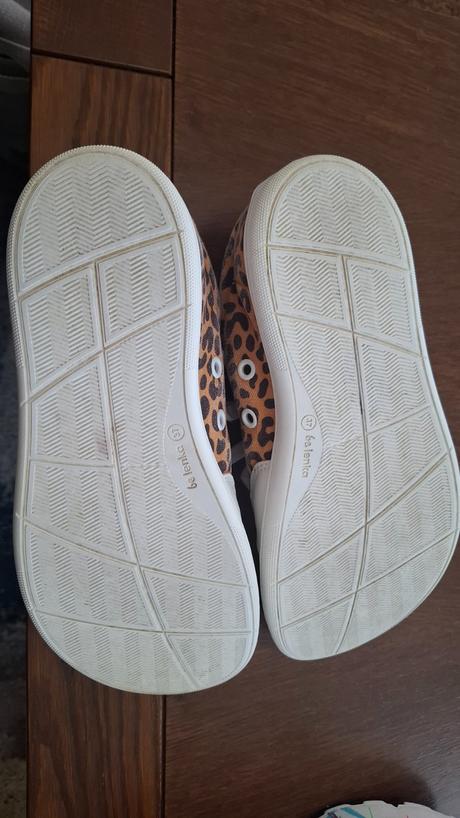 Topanky be lenka, be lenka,37