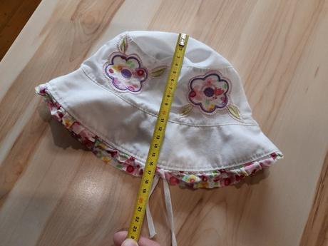 Ľahký letný klobúčik, 104