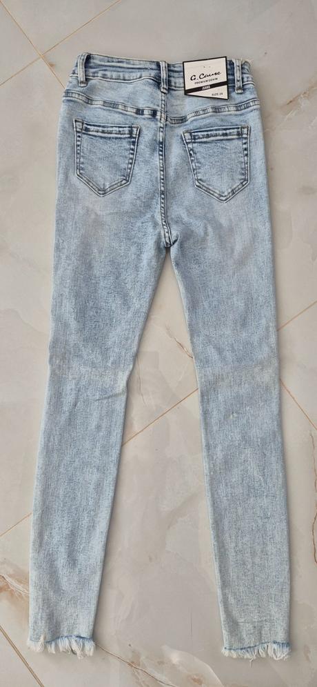 Roztrhané džínsy, xs