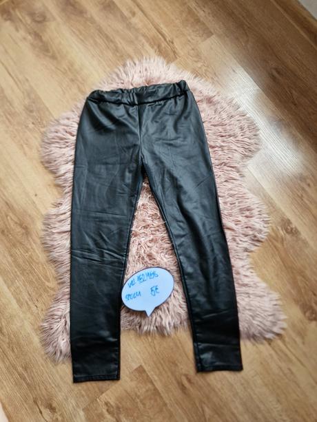 Kožené leginy, 152