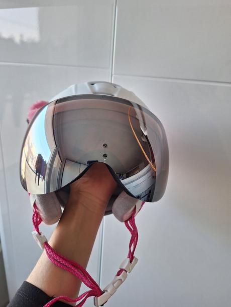 Detska lyziarska prilba, etape,s