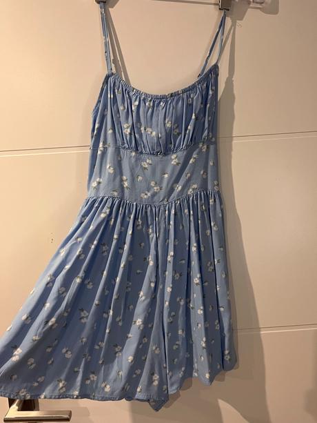 Overál s holym chrbtom, hollister,xs