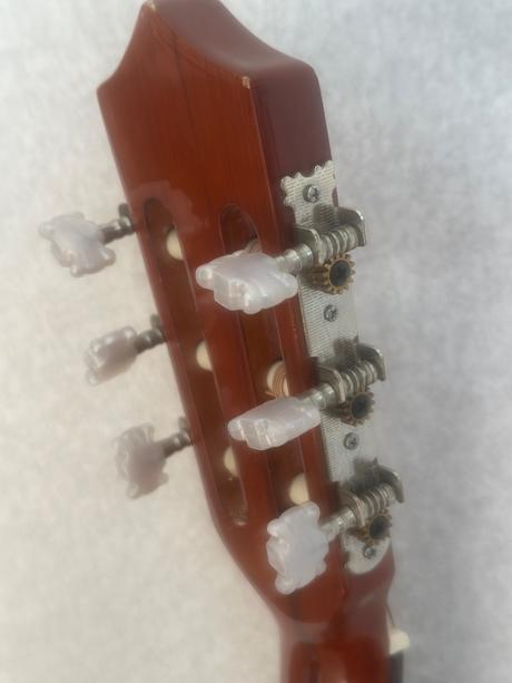 Detská gitara značky pure tones kids,