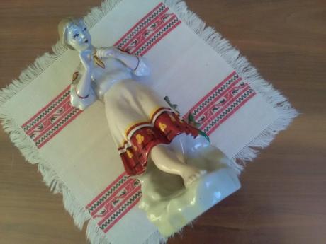 1165.dievča - soška,