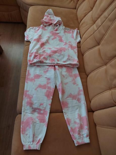 Tenká teplákova suprava, 152