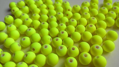 Korálka neonovo žltá 8 mm,