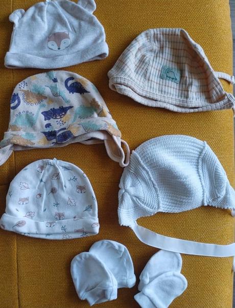 Čiapky pre novorodenca + 2ks rukavičiek, <50