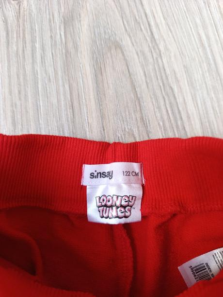 Chlapčenské červené kraťasy, sinsay,122