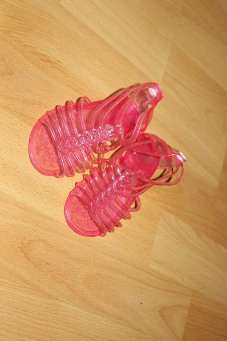 Gumové sandálky, 22