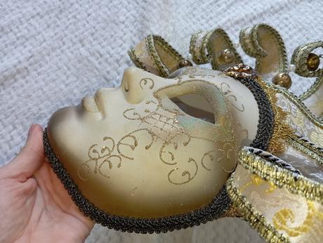 Benátska maska so zvončekmi, 