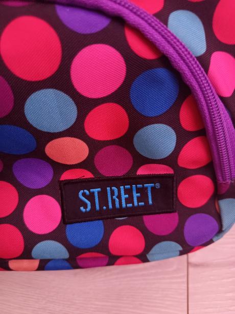 Bodkovaný školský batoh, 