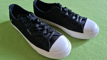 Trblietavé plátenky, 37